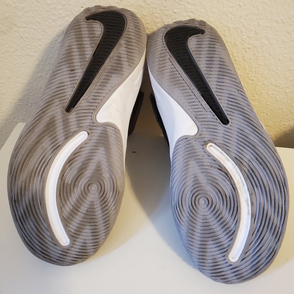 Nike Team Hustle sneakers - Picture 4 of 6